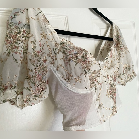 Women’s Sheer Romantic Floral Crop Top with Sweetheart Neckline Size Small - Picture 2 of 7